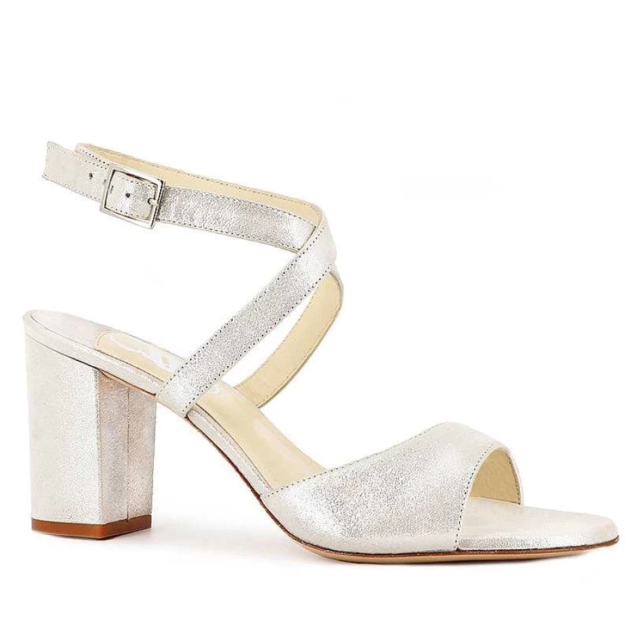 Chamberlan Women's White Pompidou Sandals – Stylish & Comfortable Footwear by Dunes
